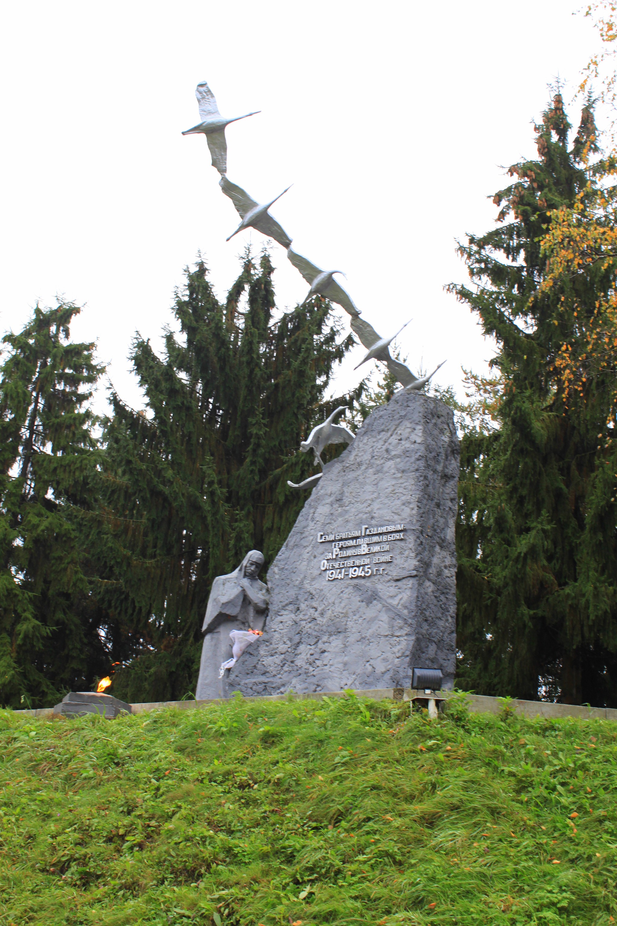 Памятник братьям Газдановым в Северной Осетии